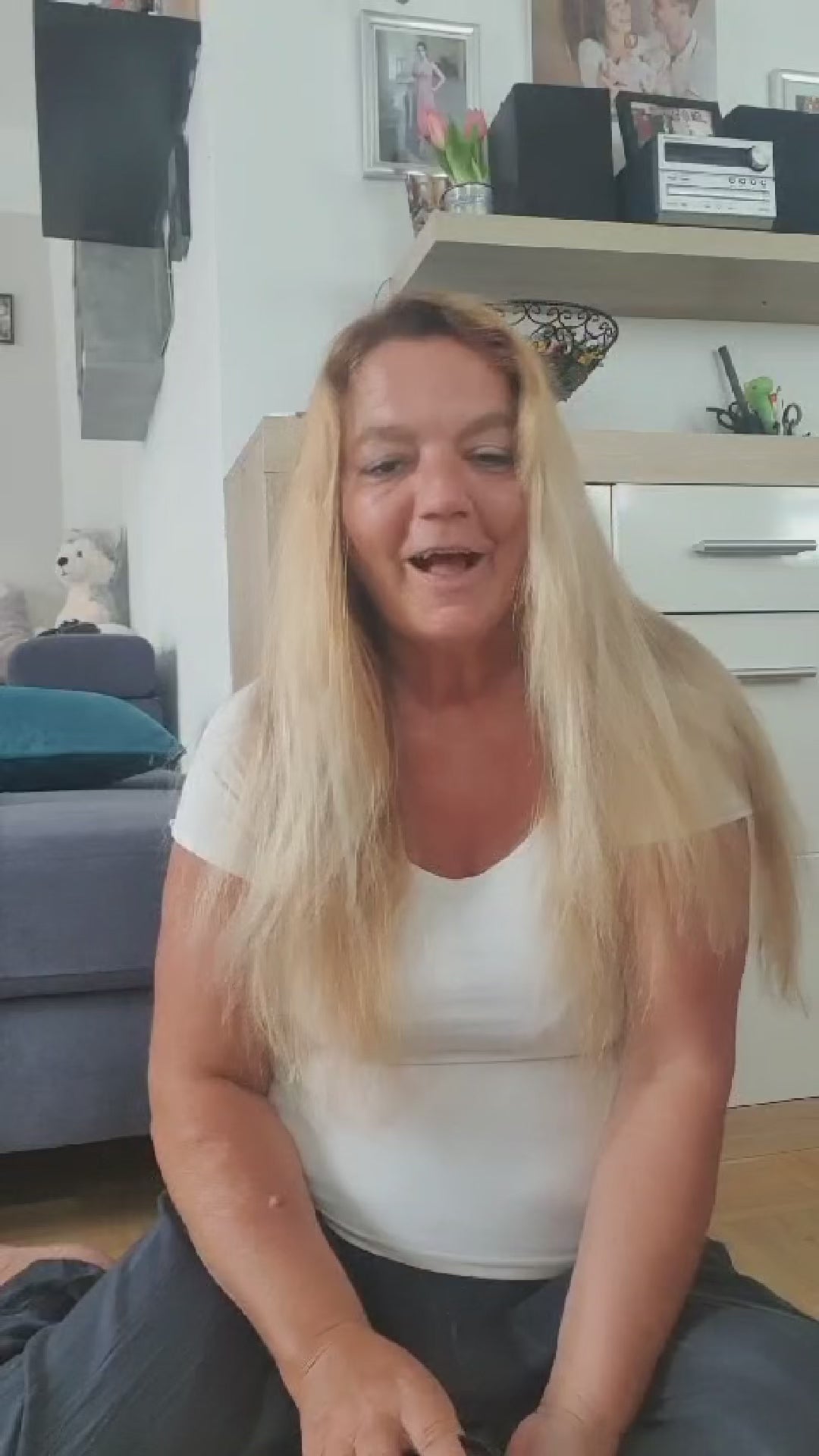 Karin (Gelenk).mov__PID:f5e9d6e5-229a-4117-92fc-408d9897cdd0